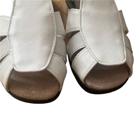 3 for $30! Used white sandals made by classic edition - Picture 4 of 6